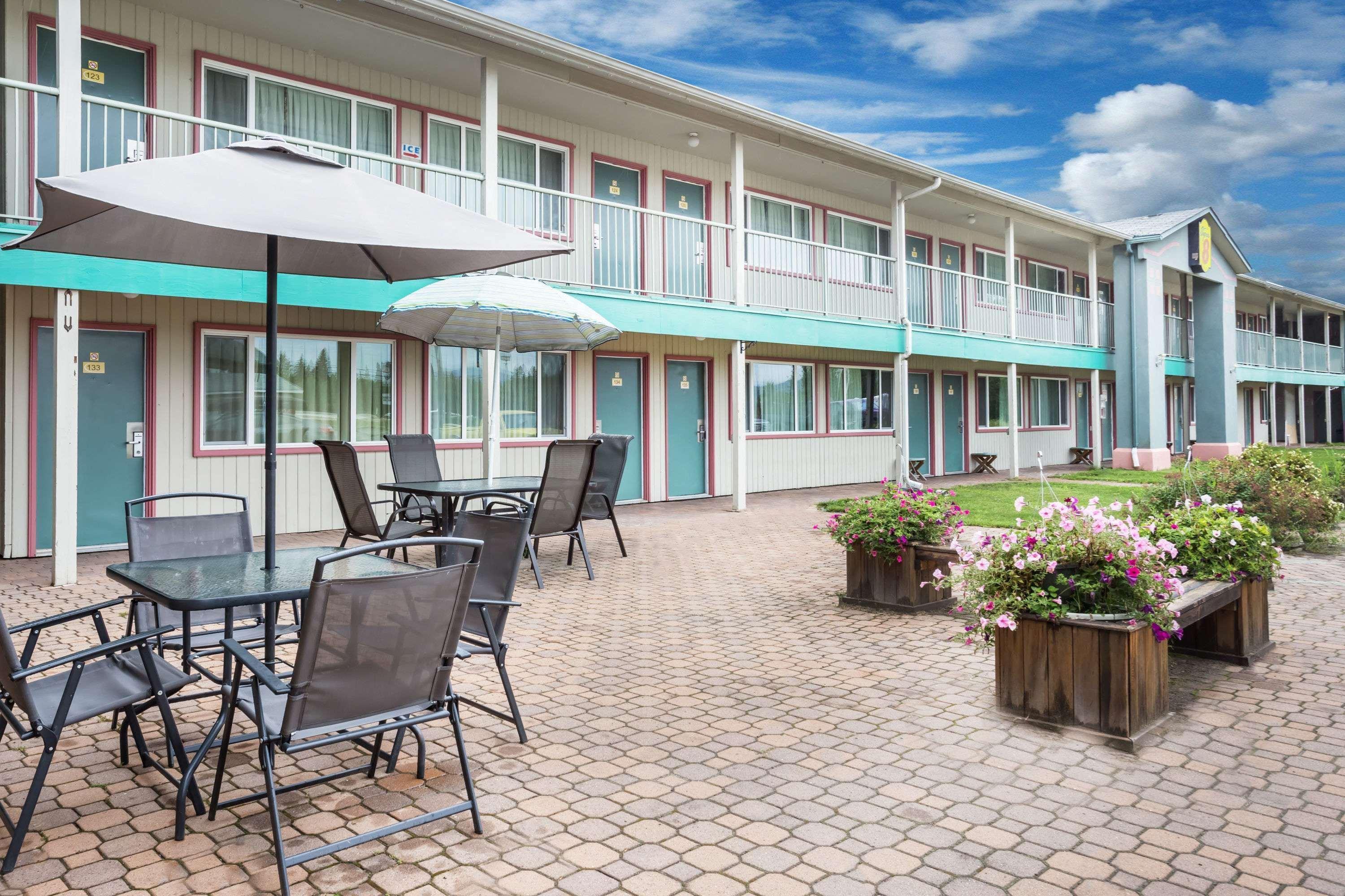 Отель Super 8 By Wyndham Quesnel Bc Экстерьер фото